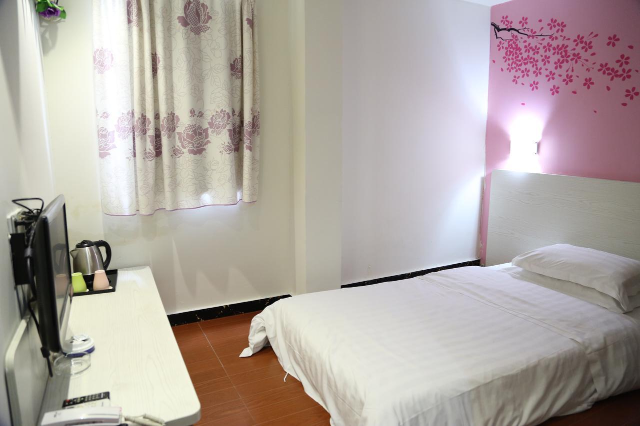 V8 Hotel Xicun Subway Branch Guangzhou Dış mekan fotoğraf