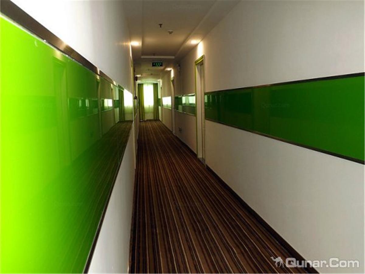 V8 Hotel Xicun Subway Branch Guangzhou Dış mekan fotoğraf