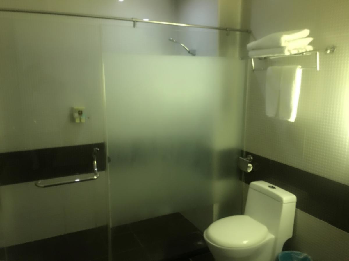 V8 Hotel Xicun Subway Branch Guangzhou Dış mekan fotoğraf